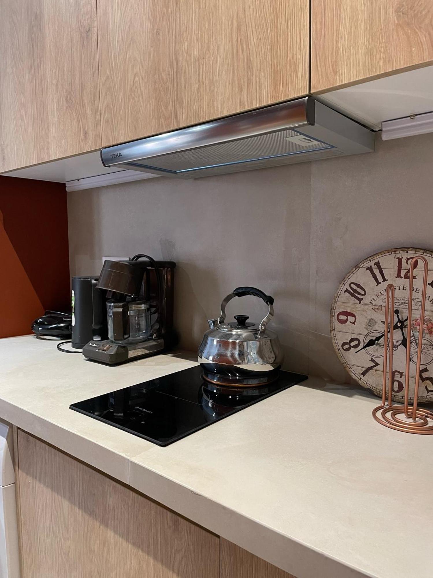 Apartment Near Metro + Port Pireus Eksteriør bilde
