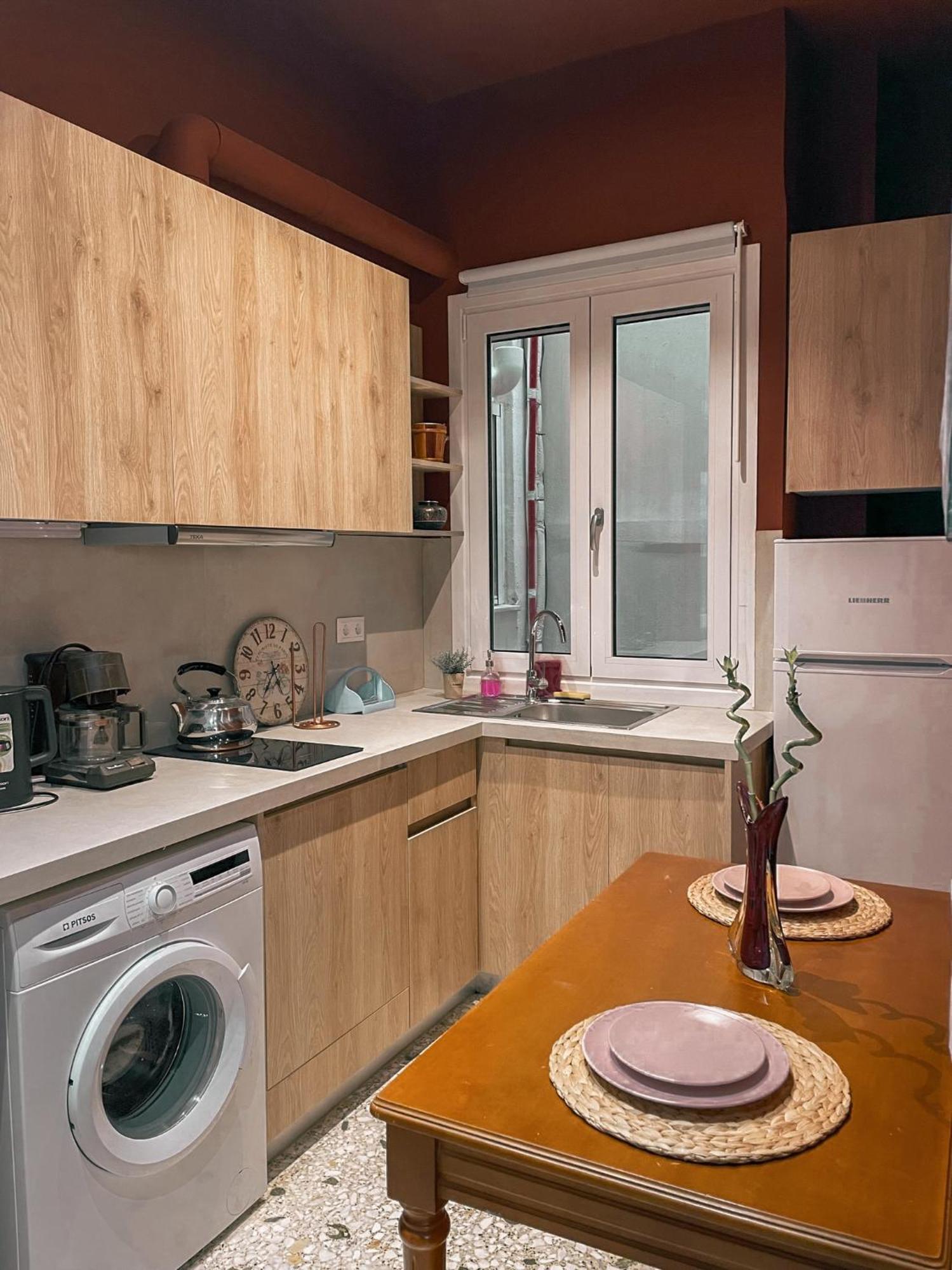Apartment Near Metro + Port Pireus Eksteriør bilde